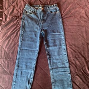 90’s straight leg dark blue jeans- like new!!